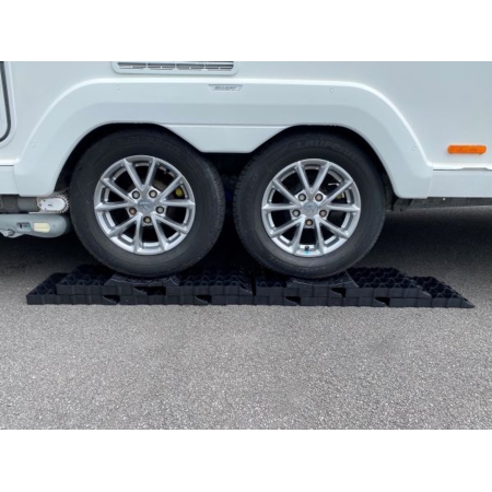 Twin Axle Stacka Level Set_1